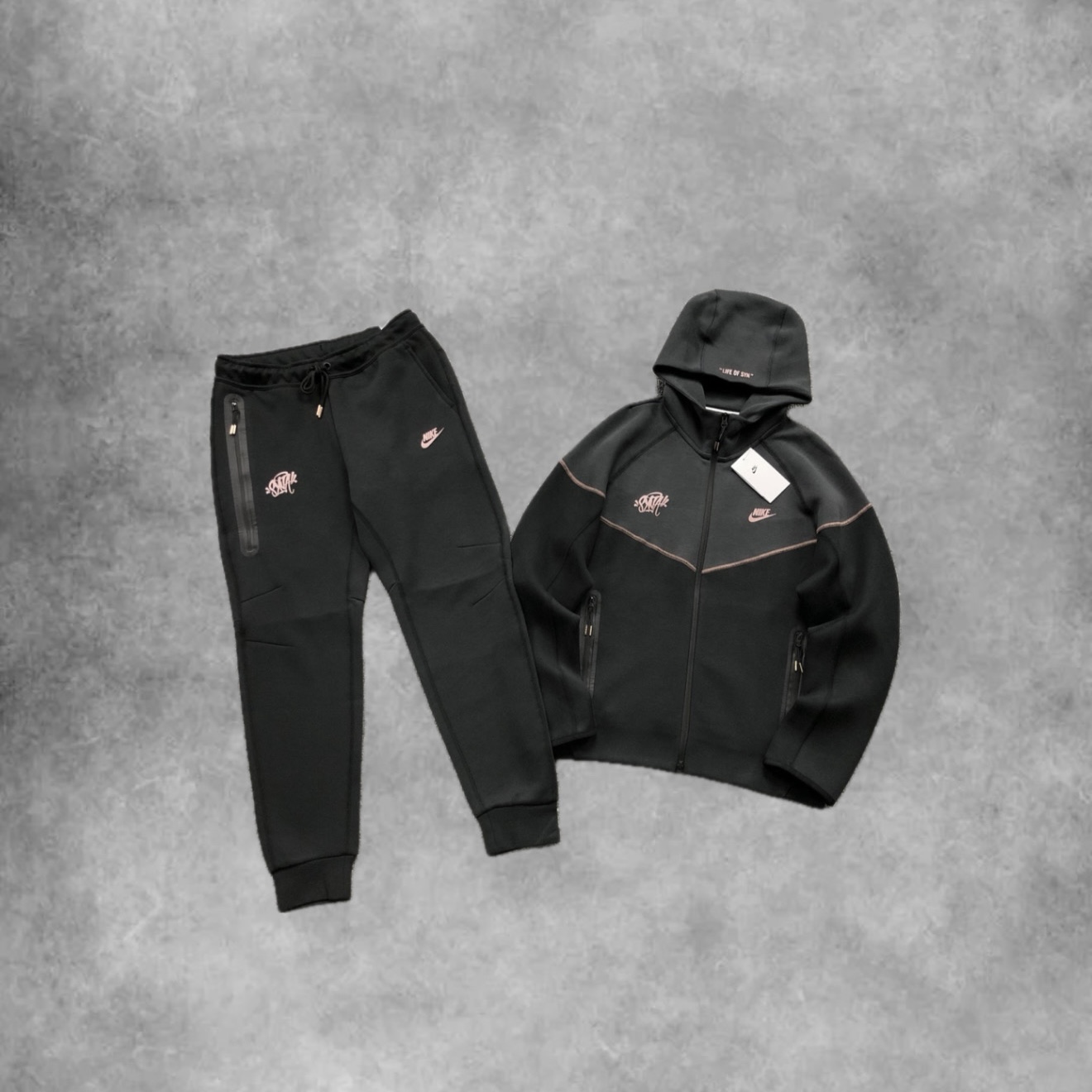 Nike tech syna world set